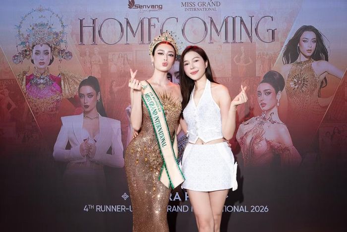 Hoa hậu Kiều Duy cũng có mặt để chúc mừng Emoura Phạm.