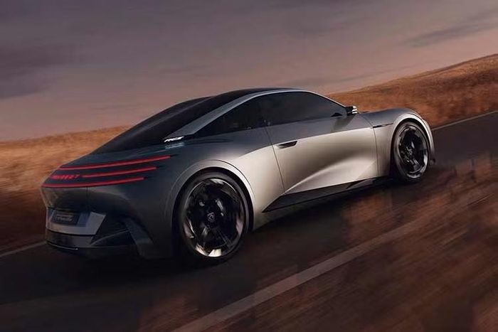 Khả năng sản xuất RCZ Vision vẫn chưa được xác nhận. Phân khúc coupe thể thao hiện có quy mô tương đối hẹp, khiến việc phát triển một mẫu xe chuyên biệt trở thành bài toán thương mại không đơn giản. Tuy nhiên, sự trở lại của những mẫu coupe điện trong tương lai có thể tạo thêm cơ sở để Peugeot cân nhắc hướng đi này.
