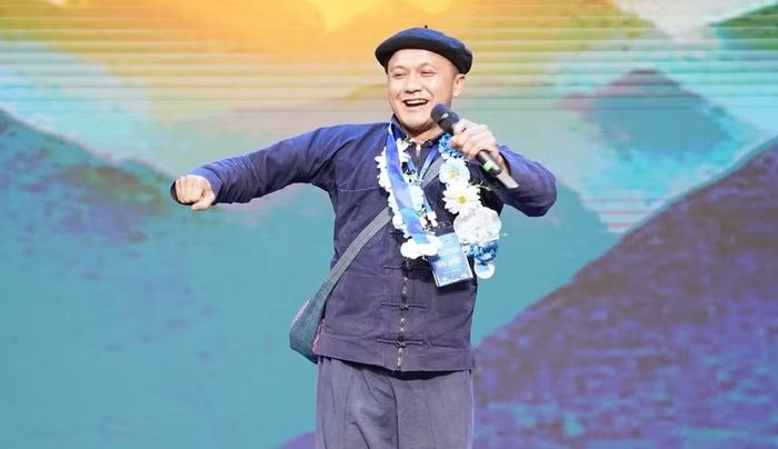 Anh Sùng Mạnh Hùng đưa văn hóa Mông lan toả khắp cộng đồng. Ảnh Triều Minh.