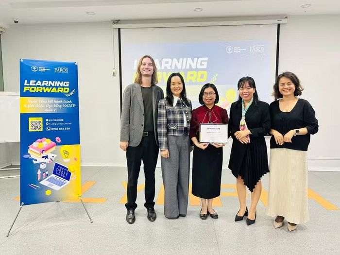 Cô Hà Ngân hoàn thành chương trình Vietnam AI for Education Program (VAIEP) - dự án giáo dục thúc đẩy đổi mới giáo dục thông qua ứng dụng AI. Ảnh: NVCC