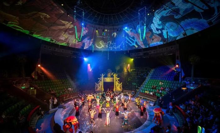 Chương trình “Sơn thần - Thủy quái” ứng dụng công nghệ 3D Mapping do Liên đoàn Xiếc Việt Nam thực hiện. (Ảnh: RXTW).
