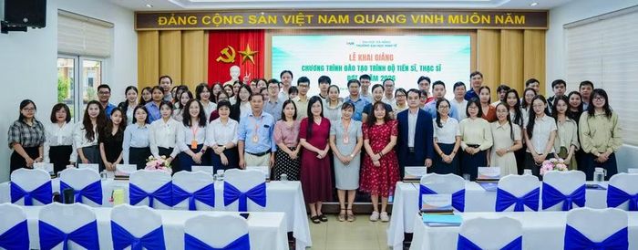 Trường Đại học Kinh tế - Đại học Đà Nẵng khai giảng chương trình đào tạo trình độ tiến sĩ, thạc sĩ đợt 2 năm 2026. Ảnh: NTCC