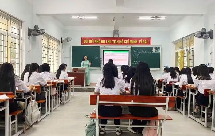 Tại Trường THPT chuyên Võ Nguyên Giáp, trí tuệ nhân tạo (AI) được đưa vào hoạt động dạy học tiếng Anh.