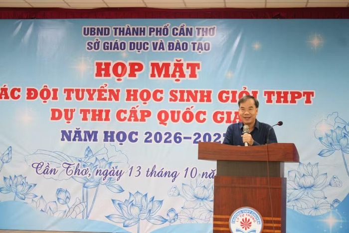 Ông Nguyễn Phúc Tăng, Phó Giám đốc Sở GD&ĐT TP Cần Thơ, phát biểu tại buổi Họp mặt.