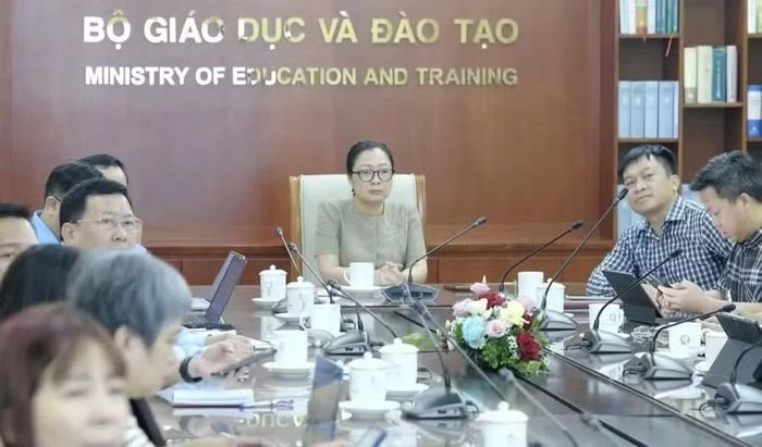Thứ trưởng Nguyễn Thị Quyên Thanh chủ trì cuộc họp.