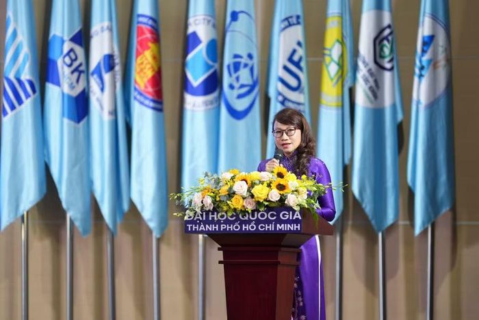 GS.TS Nguyễn Thị Thanh Mai, Giám đốc Đại học Quốc gia TPHCM phát biểu khai khóa năm 2026. Ảnh: NTCC.