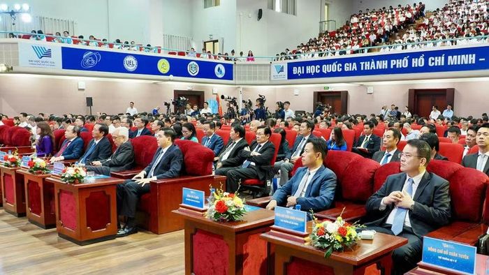 Các đại biểu dự lễ khai khóa năm 2026 của Đại học Quốc gia TPHCM. Ảnh: Mạnh Tùng.