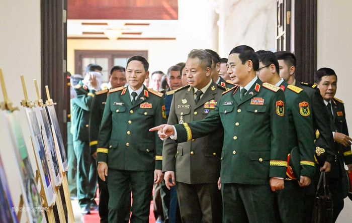 Đại tướng Phan Văn Giang đề nghị các cơ quan, đơn vị của Bộ Quốc phòng hai nước phối hợp tích cực, chủ động triển khai các nội dung hợp tác đã được thống nhất. (Ảnh: Nguyễn Hồng)