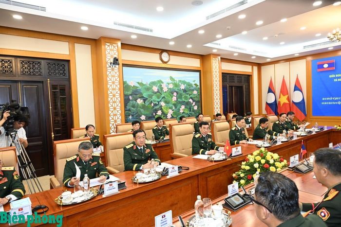Đại tướng Phan Văn Giang và đoàn Việt Nam tại hội đàm. Ảnh: Trọng Hải