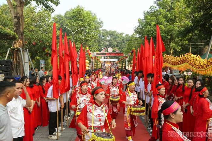 Vào năm 2024, UBND Thành phố Hà Nội đã công nhận đền Hát Môn là Điểm du lịch Di tích quốc gia đặc biệt. Sự kiện mở ra bước ngoặt mới cho việc thu hút du khách thập phương đến chiêm bái và tham quan.