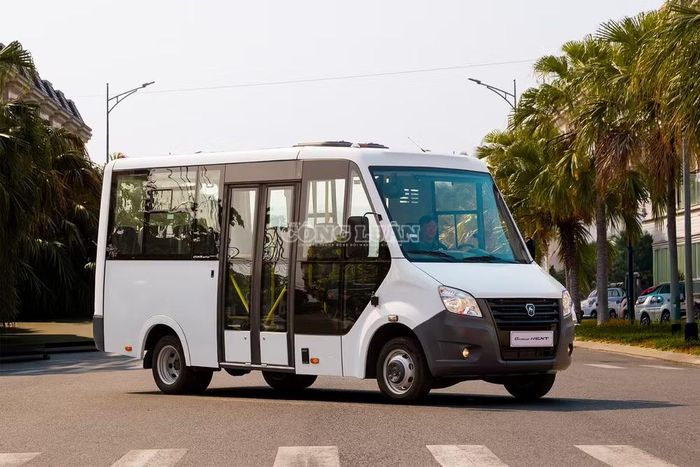 Mẫu xe GAZelle Citiline 20 chỗ ngồi - Ảnh: Hương Nguyễn