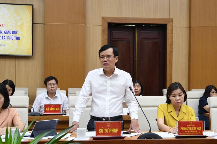 Giám đốc Sở Tư pháp tỉnh Phú Thọ phát biểu tại buổi làm việc. Ảnh: Ngọc Phúc 