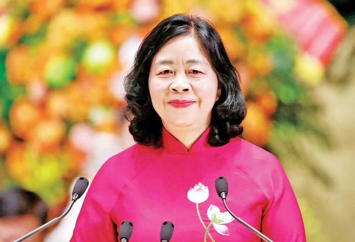Ủy viên Bộ Chính trị, Bí thư Trung ương Đảng, Bí thư Đảng ủy MTTQ, các đoàn thể Trung ương, Chủ tịch Ủy ban Trung ương MTTQ Việt Nam Bùi Thị Minh Hoài