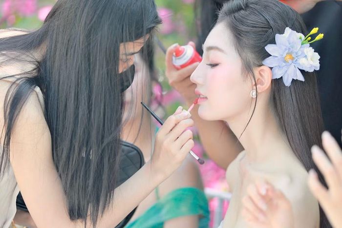 Tại vòng chung kết, Đặng Thị Ngọc Lan mang theo nỗi nhớ những người bạn vừa dừng bước. Sau gần hai tháng cùng sinh hoạt, tập luyện, việc chia tay khiến cô khóc nhiều trong hai ngày sau chung khảo. Trước khi ra về, các chị động viên Ngọc Lan tiếp tục cố gắng.