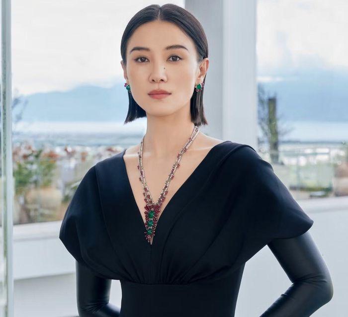 Tống Giai chiến thắng nhờ ưu thế đề tài, phim của cô có ý nghĩa nhân văn cao.