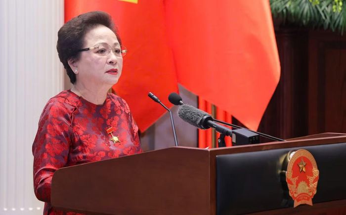  Bà Nguyễn Thị Nga, Chủ tịch Tập đoàn BRG, Phó Chủ tịch Thường trực Ngân hàng SeABank, Chủ tịch Hội Doanh nhân tư nhân Việt Nam phát biểu tiếp thu ý kiến chỉ đạo của Tổng Bí thư, Chủ tịch nước. Ảnh: PV. 