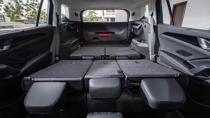 Volkswagen Tayron nằm ở vùng giá cao so với các lựa chọn SUV 7 chỗ phổ thông như Hyundai Santa Fe hay Mazda CX-8.