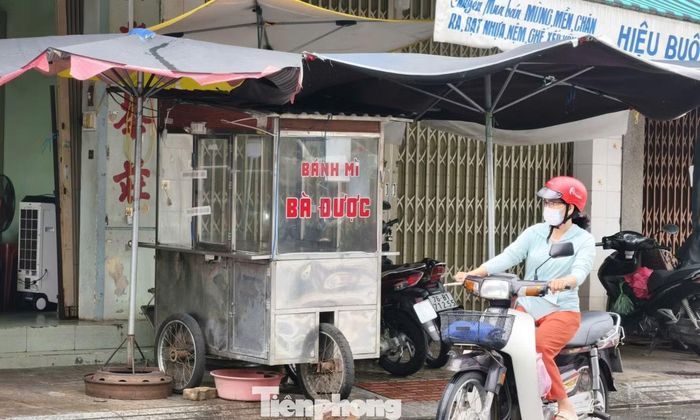 Điểm bán bánh mì Bà Được (trên đường Duy Tân, phường Cẩm Thành, tỉnh Quảng Ngãi).