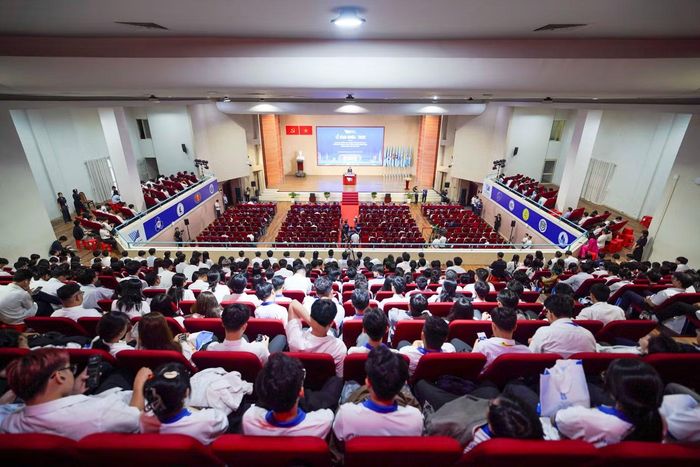 Toàn cảnh buổi khai khóa của ĐHQG-HCM năm 2026.