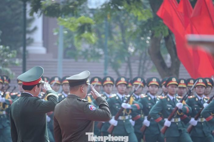 Đại tướng Phan Văn Giang chủ trì lễ đón chính thức Đại tướng Tea Seiha và đoàn đại biểu Bộ Quốc phòng Campuchia.