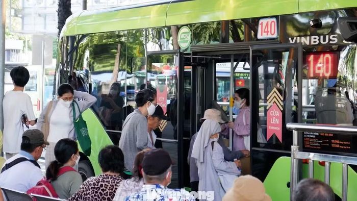 TPHCM tăng 10 chuyến xe buýt tuyến số 10 trong ngày 14/10.