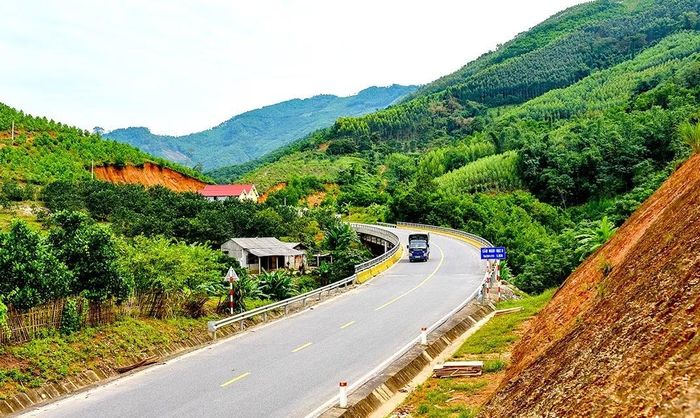 Đường Hồ Chí Minh đoạn qua tỉnh Cao Bằng.