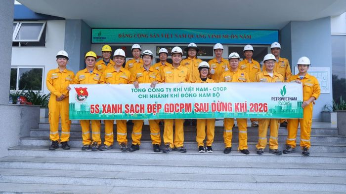 CBCNV KĐN triển khai tổng vệ sinh khu vực làm việc, thu gom vật tư và chất thải phát sinh sau BDSC GDC PM.