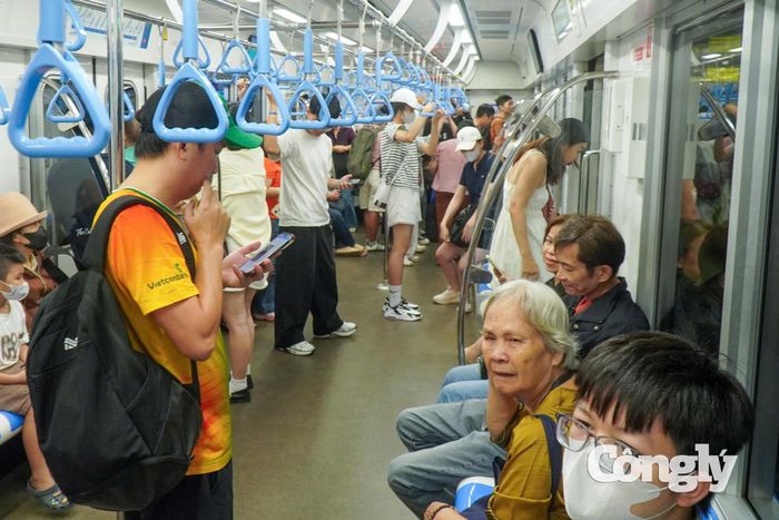 TP.HCM tăng chuyến Metro phục vụ người dân trong ngày 14/10.