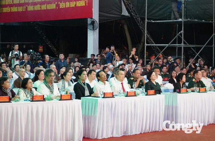Chương trình nghệ thuật “Khúc tri ân” do Sở Văn hóa và Thể thao TP.HCM tổ chức, dưới sự chỉ đạo của Thành ủy, UBND TP.HCM và Ban Chỉ đạo quốc gia về tìm kiếm, quy tập và xác định danh tính hài cốt liệt sĩ. Thông qua âm nhạc, thơ ca, sân khấu và hội họa, chương trình gửi gắm lòng biết ơn đối với những người đã hy sinh vì độc lập, tự do của Tổ quốc, đồng thời kết nối ký ức chiến tranh với trách nhiệm gìn giữ hòa bình của thế hệ hôm nay.