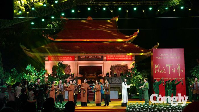 Chương trình quy tụ nhiều nghệ sĩ như: Tạ Minh Tâm, Cao Minh, Phạm Khánh Ngọc, Lam Tuyền, Phương Thanh, Nguyễn Phi Hùng, Quốc Đại, Lân Nhã, Trung Kiên, Tùng Lâm, Minh Sang, Leo Minh Tuấn, Nguyễn Duyên Quỳnh, nhạc sĩ Nguyễn Văn Chung và các nhóm múa....