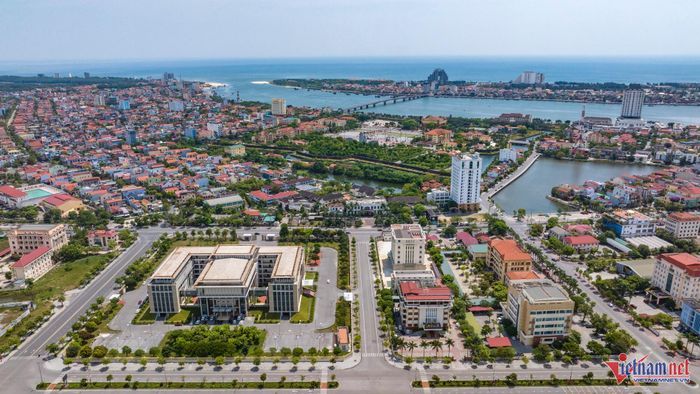 Thửa đất có nhà ở hơn 1.000m2, nhưng gia đình bà T. chỉ được bồi thường 804m2 theo giá đất nông nghiệp. Ảnh minh họa: Hoàng Hà