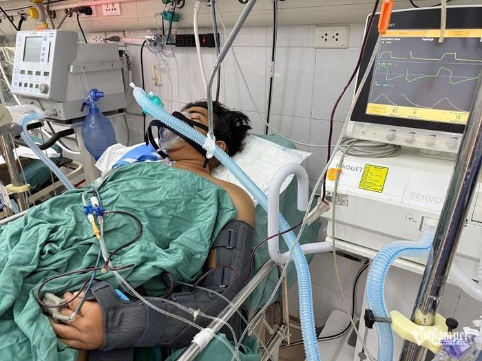 Hai mẹ con bị ngã từ trên cao, người mẹ không qua khỏi còn Vũ bị đa chấn thương nặng