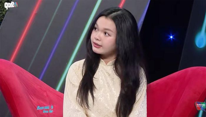 Vân Anh là cô gái giỏi giang, xinh xắn. Ảnh cắt từ clip 
