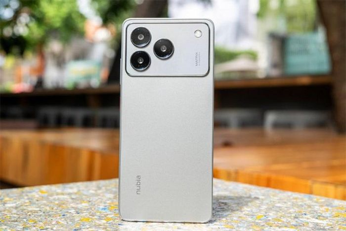 Nubia A76 phiên bản RAM 4GB, bộ nhớ 128GB và hỗ trợ NFC.
