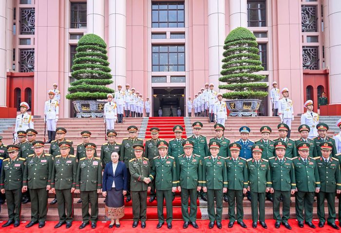 Hai đoàn chụp ảnh chung