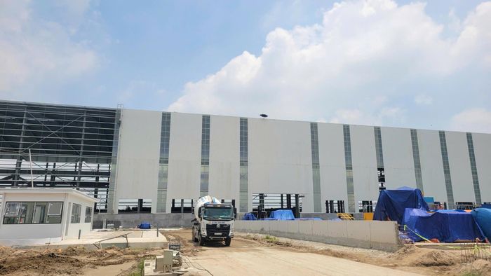 Công trình nhà máy sản xuất đang trong quá trình hoàn thiện tại cụm công nghiệp Kim Động (tỉnh Hưng Yên).