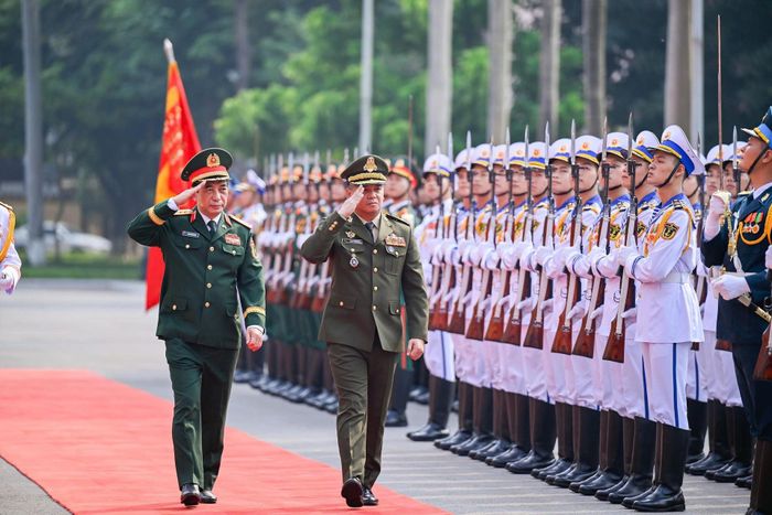 Hai Phó Thủ tướng, Bộ trưởng Quốc phòng duyệt đội danh dự Quân đội nhân dân Việt Nam
