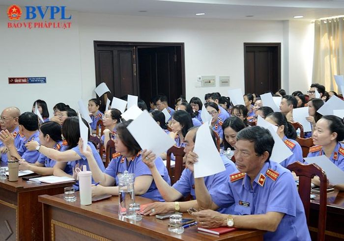  Các học viên tương tác trực tiếp cùng báo cáo viên.