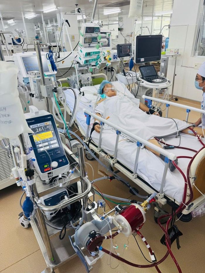  Đây là lần đầu tiên BVĐK Khánh Hòa áp dụng kỹ thuật VA-ECMO. Ảnh: BVĐK Khánh Hòa.