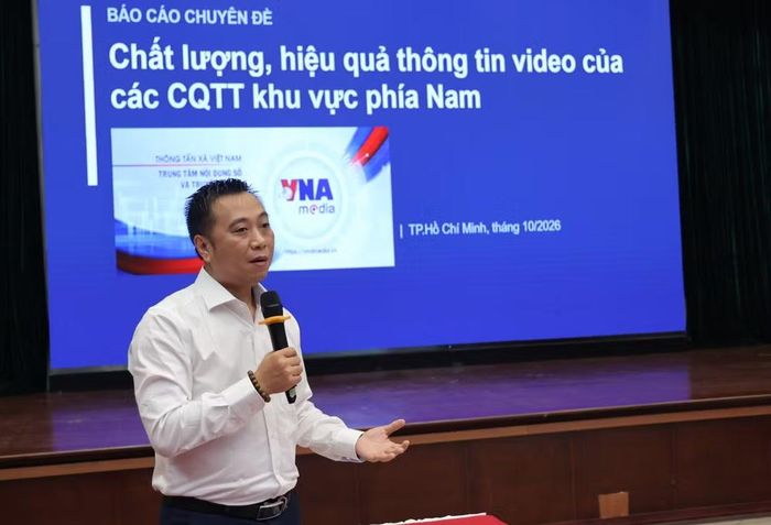 Ông Nguyễn Quang Vũ, Phó giám đốc Trung tâm Nội dung số và Truyền thông phát biểu tại tọa đàm. (Ảnh: An Hiếu/Vietnam+)