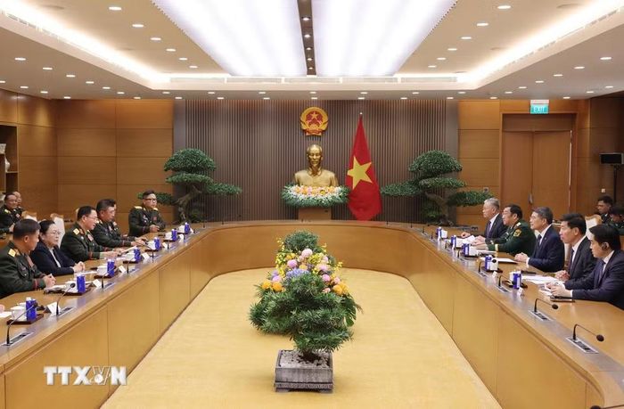 Thủ tướng Lê Minh Hưng tiếp Đại tướng Khamliang Outhakaysone, Phó Thủ tướng, Bộ trưởng Bộ Quốc phòng Lào. (Ảnh: Lâm Khánh/TTXVN)