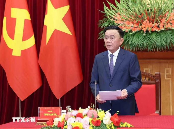 Đồng chí Trần Cẩm Tú, Ủy viên Bộ Chính trị, Thường trực Ban Bí thư, phát biểu tại buổi tiếp. (Ảnh: Phương Hoa/TTXVN)