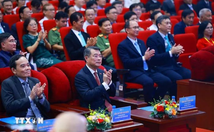 Thủ tướng Lê Minh Hưng dự Lễ khai khóa Đại học Quốc gia Thành phố Hồ Chí Minh năm 2026. (Ảnh: Dương Giang/TTXVN)