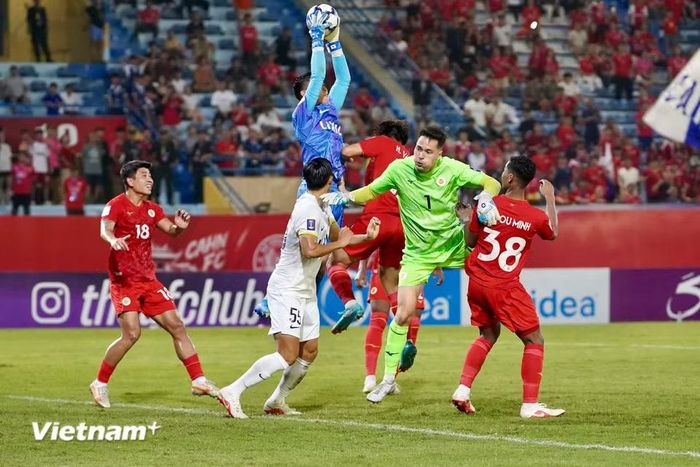 Những phút cuối trận, thủ môn Nguyễn Filip lên tham gia tấn công nhưng không thể tạo ra khác biệt. Công an Hà Nội nhận thất bại tối thiểu 0-1 trước Kashima Antlers. (Ảnh: Việt Anh/Vietnam+)