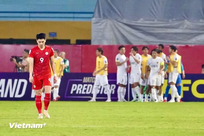 Phút thứ 61, Công an Hà Nội nhận bàn thua sau pha phản lưới nhà của hậu vệ Adou Minh. (Ảnh: Việt Anh/Vietnam+)