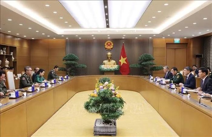 Thủ tướng Lê Minh Hưng tiếp Đại tướng Tea Seiha, Phó Thủ tướng, Bộ trưởng Bộ Quốc phòng Campuchia. Ảnh: Lâm Khánh/TTXVN