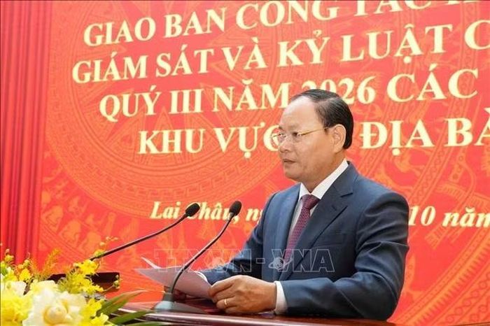 Ủy viên Trung ương Đảng, Bí thư Tỉnh ủy Lai Châu Lê Minh Ngân phát biểu tại hội nghị.
