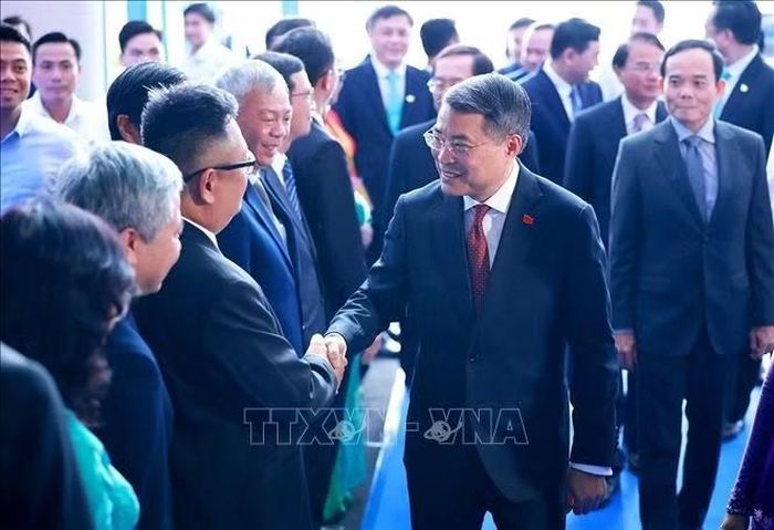 Thủ tướng Lê Minh Hưng đến dự Lễ khai khóa Đại học Quốc gia Thành phố Hồ Chí Minh năm 2026. Ảnh: Dương Giang/TTXVN