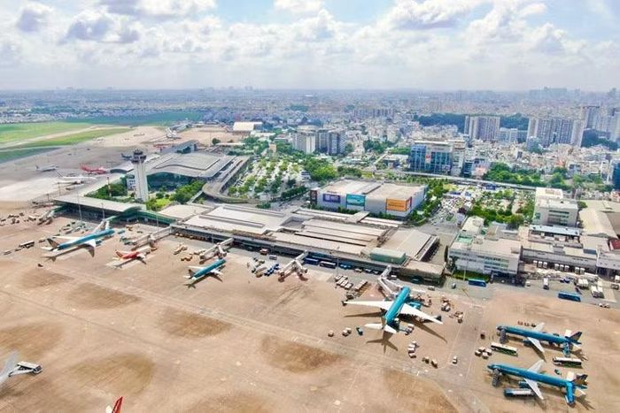 Một góc sân bay Tân Sơn Nhất. Ảnh: Phan Công