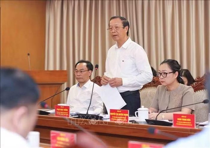 Đồng chí Phạm Ngọc Thưởng, Phó Bí thư Thường trực Đảng ủy, Thứ trưởng Thường trực Bộ Giáo dục và Đào tạo phát biểu.